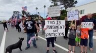 「経済停止はウイルスよりも悪い」制限解除求めデモ相次ぐ・米