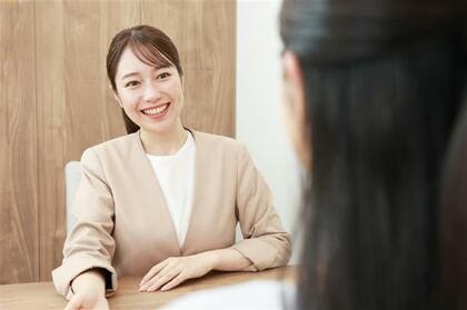 【最新！婚活はじめ意識調査】年末年始の帰省で7割が“結婚トーク”を経験　婚活が1月に動き出す理由とは？男女で異なる結婚観が明らかに