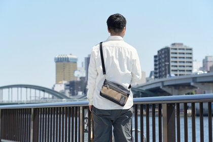 【2025年 父の日】60代の輝く毎日へ！大人の品格が漂うショルダーバッグのランキングをバッグメーカーが発表！実用的で魅力的な父の日のプレゼントに最適なバッグが登場。