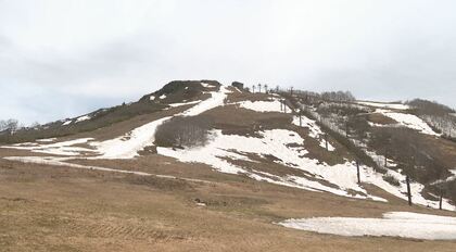 「雪がない」　“珍しい”白馬八方尾根スキー場が4月中旬に営業終了　大型連休「春スキーできない」　雪不足、季節外れの陽気で雪解け早く　ゴンドラ・リフトは営業続ける「山の景色はごちそう」　長野・白馬村