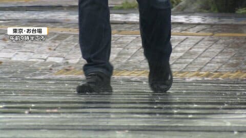 東京都心は過去最長34日連続の雨　台風26号は木曜日に伊豆諸島に最接近か　八丈島で船引き上げなど対策や備え進む