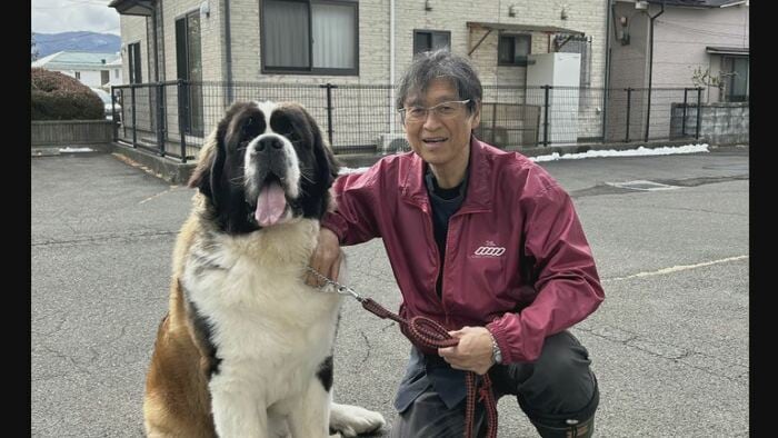 故今井智彦院長とポチ（提供：小口秀樹さん）