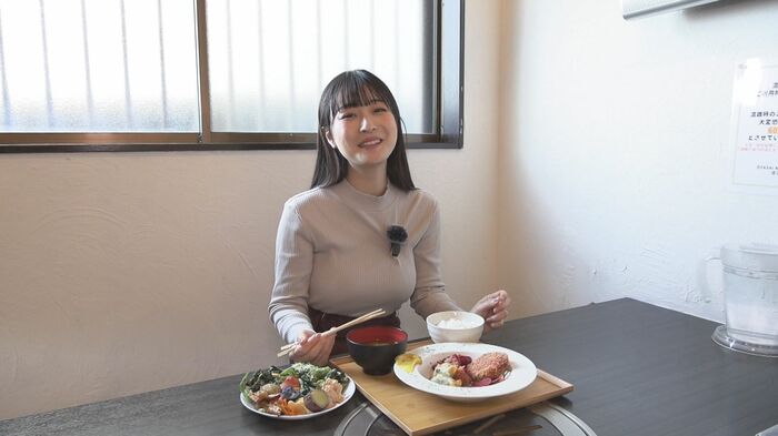 「ビーツコロッケとOYASAI揚げぎょうざ定食」を試食