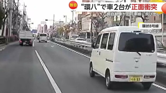 撮影者の車が追い越す瞬間、軽自動車の車体が右に寄っているのが分かる