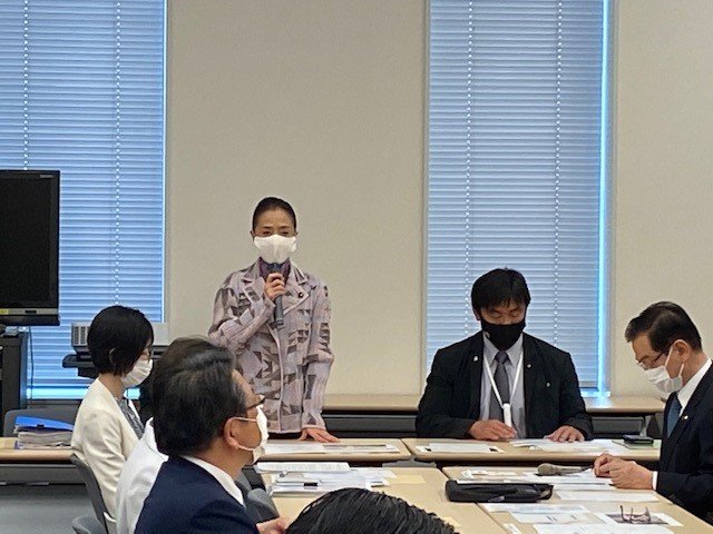 浮島氏「裁量的拒絶権の規定がない教員免許法はかなり特異」