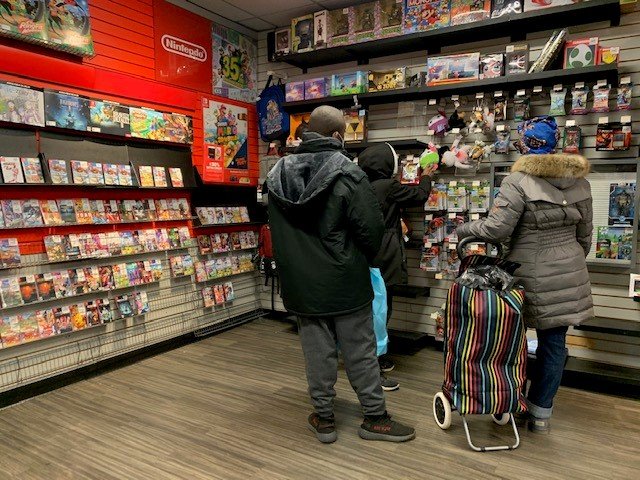 ゲームストップの店内
