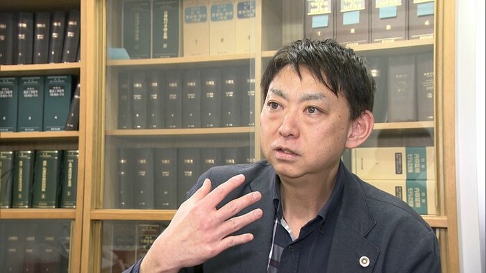 インタビューに応じる福島正洋 弁護士
