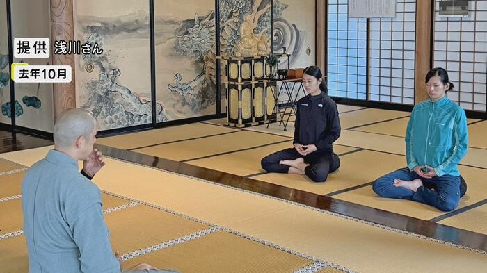 座禅を組む丸山選手　提供：浅川さん