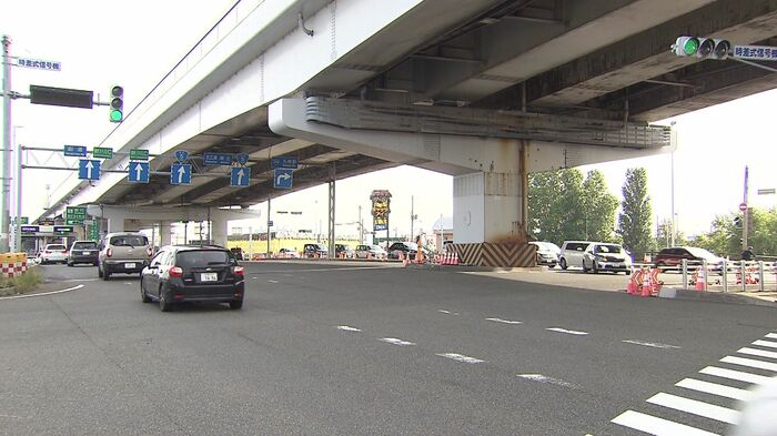 高速道路の橋脚で対向車が見えづらい