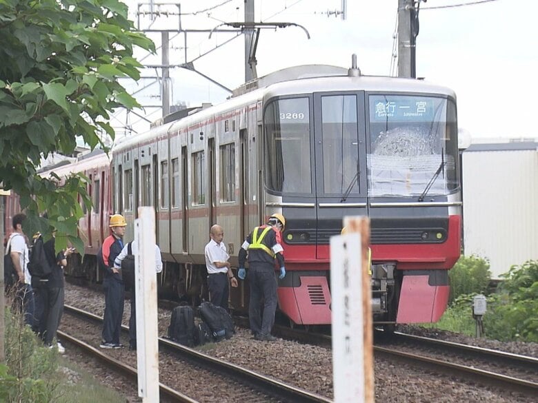 通勤・通学に影響…朝の駅構内で女性が急行電車と接触し死亡 一部区間で約2時間運転を見合わせ｜FNNプライムオンライン