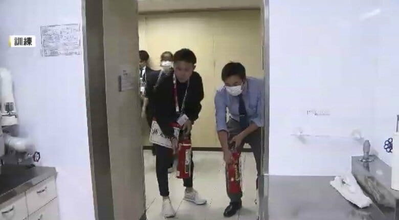 火災が増える時期を前に…県庁の消防訓練に約600人参加　消火手順や避難ルートなど確認　福岡｜FNNプライムオンライン