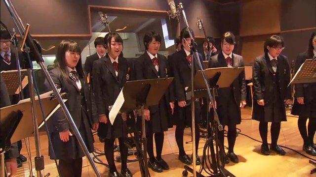 レコーディングに臨む日大東北高校・合唱部の生徒たち（当時）