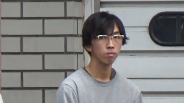 20日午前送検された宝田真月容疑者（22）