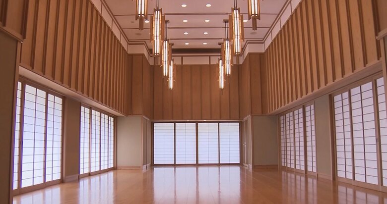 広間（平面図4)