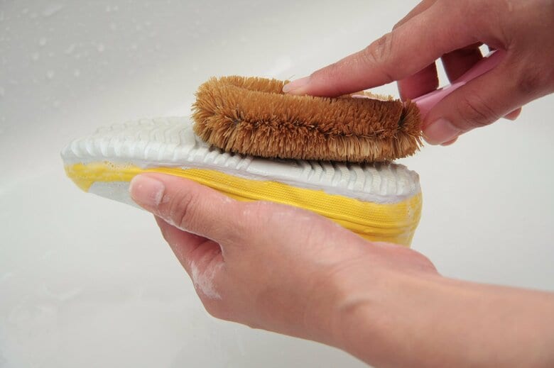 靴底と側面で洗い方は変わらない（画像はイメージ）