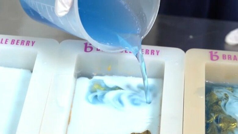 宝石石鹸の制作工程