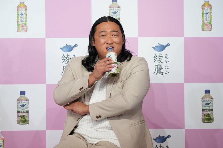 日本コカ・コーラ「綾鷹 桜デザインボトル」発売記念PRイベント