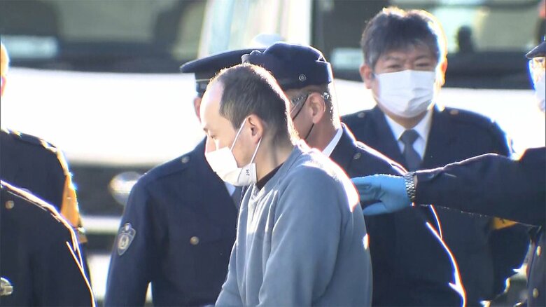 送検される斎藤淳容疑者（2022年12月27日）