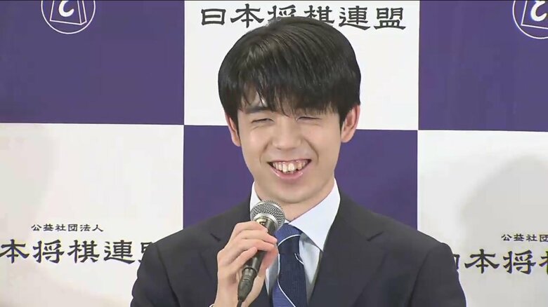 地元・名古屋で会見を行った藤井聡太八冠(21)