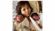 “親子ショット”で中川翔子さん（40）男の子の双子出産を報告「小さな、力強い命たち…名前を呼べるしあわせ 大好きだよ」