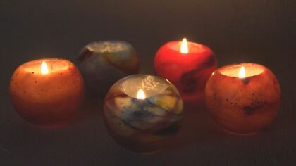 火を灯すのがもったいない…美しき「プラネット キャンドル」 36歳の‟蝋の職人”が作り続けるオンリーワン