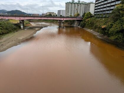 仙台の広瀬川が赤く変色　原因は亜炭の坑道か　地下水たまり流出の可能性　全国各地でトラブルも【宮城発】
