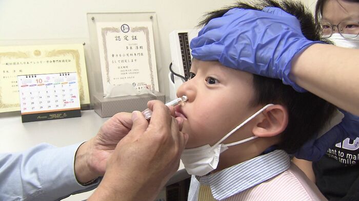 鼻にスプレーするタイプのワクチンは小さな子どもに人気