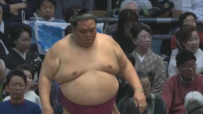 18日に朝乃山と対戦した御嶽海（日本相撲協会提供）