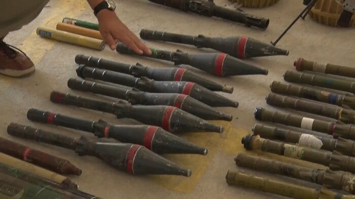 イスラエル軍によると赤い戦が入ったロケット弾は北朝鮮製だという