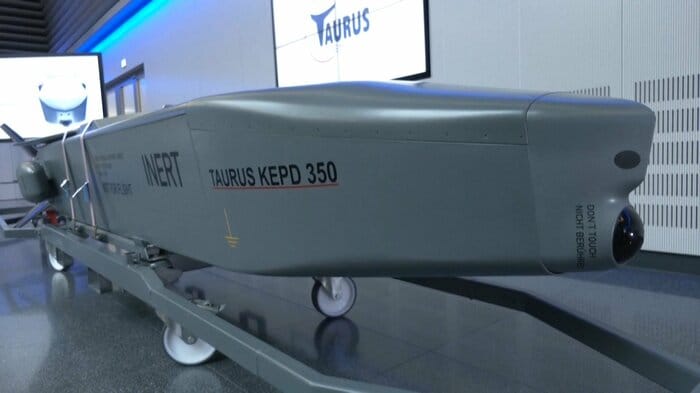タウルス KEPD 350巡航ミサイル(模擬弾)。独・スウェーデン共同開発
