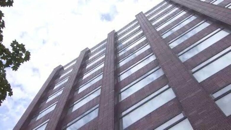 「いいかげんにしなさい！」授業中に教室を飛び出し走り回る男子児童2人の頭を叩いた小学校教師（61）が懲戒処分「ケガにつながる危険な行為を止めたかった。感情のコントロールができなかった」北海道教育委員会｜FNNプライムオンライン