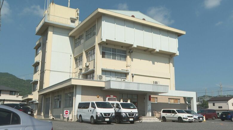 【速報】国道2号線で陥没見つかる　片側2車線のうち1車線が通れない状況　「穴が開いている」と通報　山口・周南市｜FNNプライムオンライン