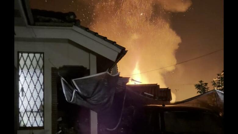 「家の中から叫び声」焼け跡から４人目の遺体　家族４人全員死亡か　身元の確認急ぐ　東広島市の住宅火災｜FNNプライムオンライン