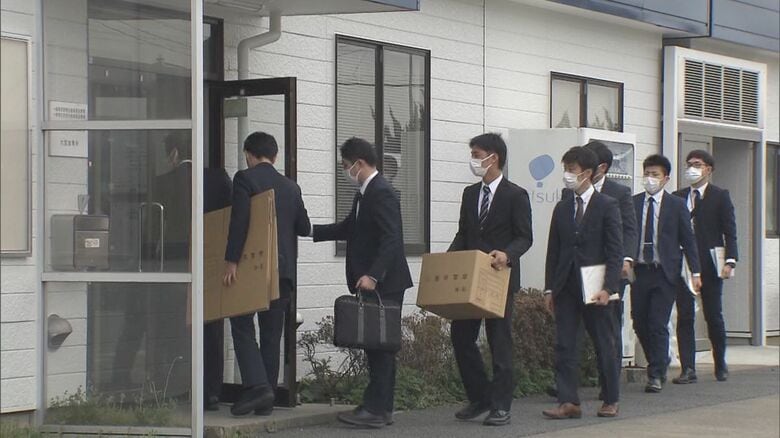 運行や勤務記録など押収…大型バスが林に突っ込み22人が死傷した事故 三重県警が西武観光バスに家宅捜索｜FNNプライムオンライン
