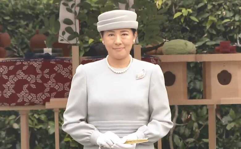 皇后雅子さま“白の衣装”に込められた思い 天皇陛下と共に歴代天皇陵に即位のご報告｜FNNプライムオンライン