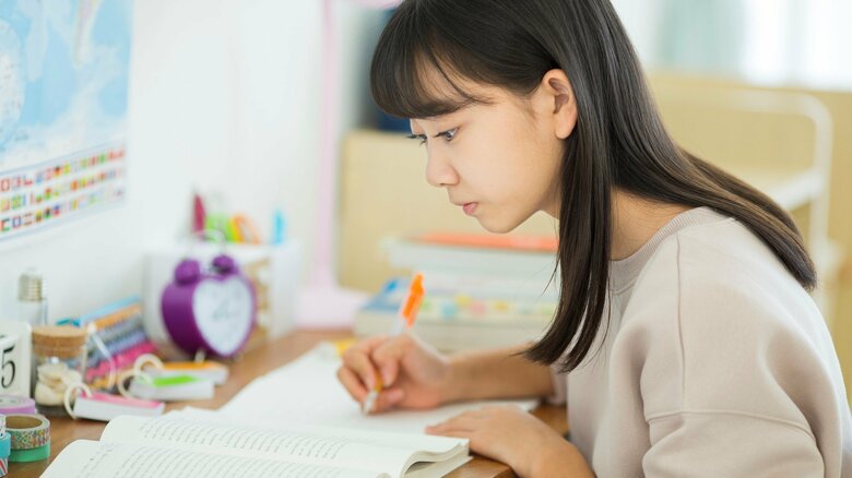 小学6年生は寝室と勉強部屋を分けてストレス軽減！中学受験を控える我が子の睡眠の質を向上させる子ども部屋の整備｜FNNプライムオンライン