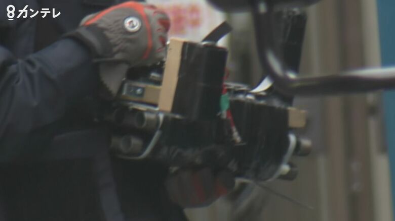 手製と見られる銃