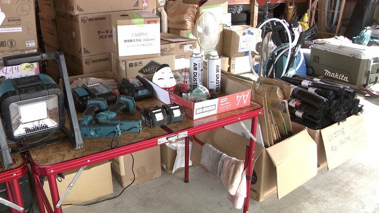 被災から1カ月が過ぎた現在は、住宅の復旧作業などに必要なライトやバッテリーの需要が高まっている