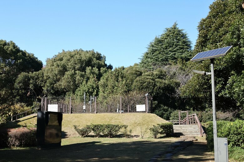 北の丸公園内の東京管区気象台北の丸公園露場(東京アメダス)