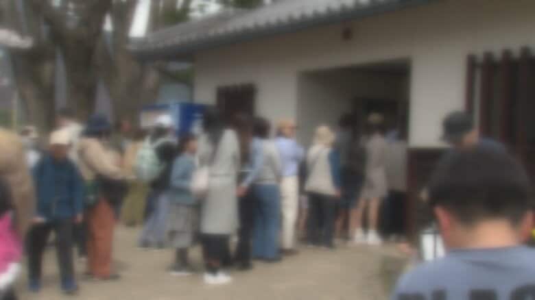 上田城跡公園のトイレにできた行列