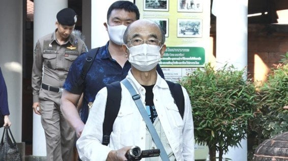 5年ぶりにタイ・スコタイ空港に到着した川下智子さんの父・康明さん　