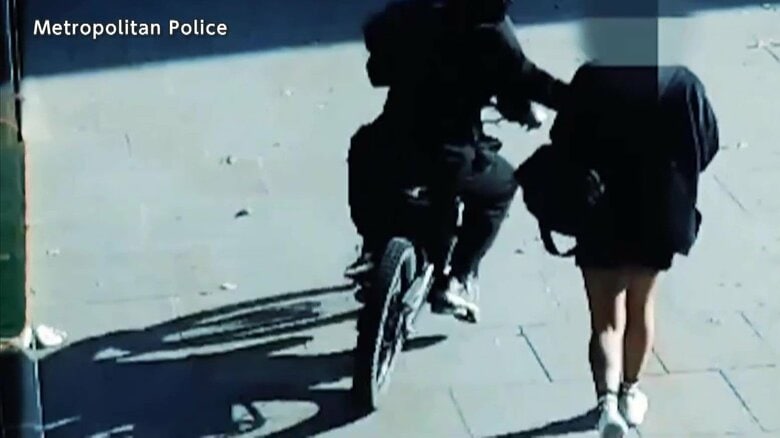 スマホひったくりの瞬間が映像に　ロンドン