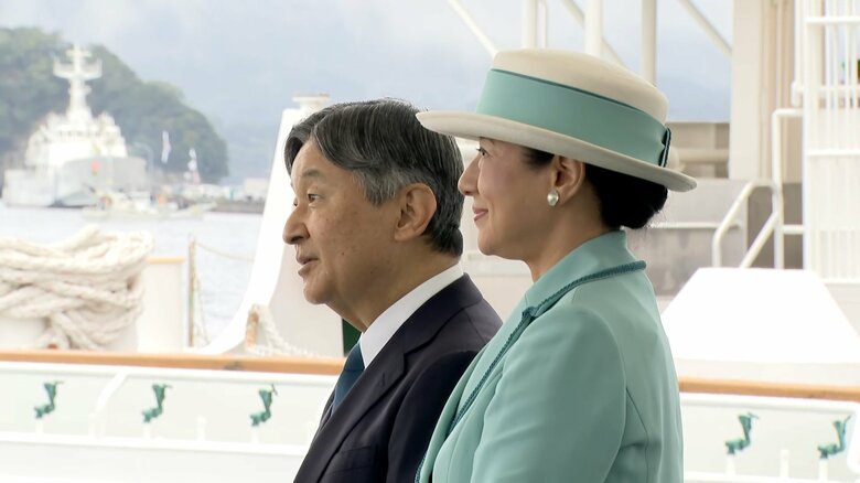 地元水産高校の生徒からカツオの一本釣りに使う釣りざおについて説明を受けられた