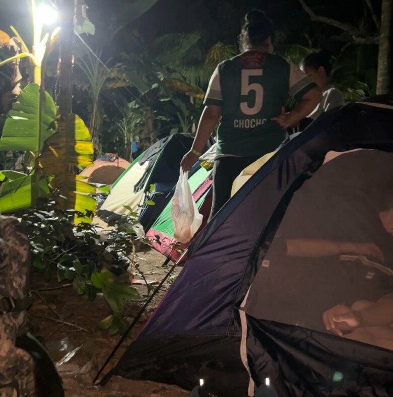 ジャングルではテントで宿泊。払う金額で食事や移動方法に違いも出るという。