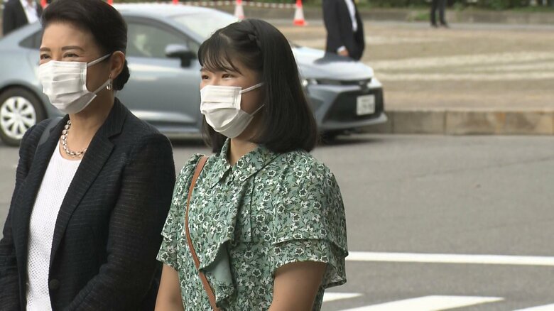 愛子さまはグリーンのワンピース姿