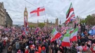 ロンドン2カ所で大規模デモ　移民・難民政策への反対　パレスチナへの連帯、人種差別など　合わせて約8万人参加で43人逮捕　イギリス