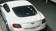 1500万円高級車に2人組の男 シュークリーム投げつける