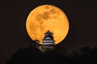 岐阜城の背景の 満月 が巨大すぎない 幻想的な写真の撮り方を聞いてみた