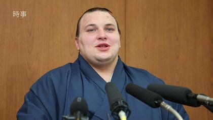 優勝から一夜　安青錦が会見「やりきった」　巴戦制し3度目の優勝　安治川部屋近くのウクライナ料理店はいったん閉店して応援