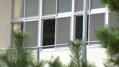 「小学校で異臭がする」児童9人・教員1人が搬送　目や喉の痛みを訴えるも全員軽症　命に別条なし　岡山・新見市